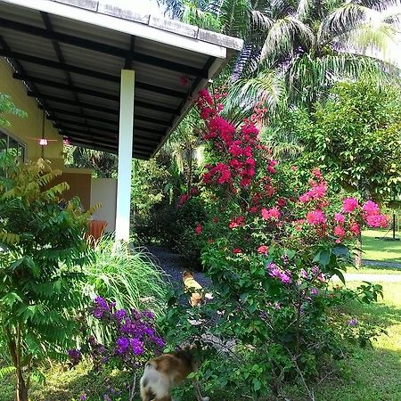 Aathid Garden Khao Lak Villa Exteriör bild
